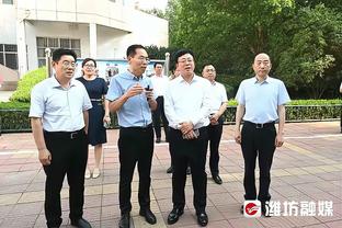 Woj：76人裁掉双向球员小肯尼思-洛夫顿 后者仅出战2场拿到2分